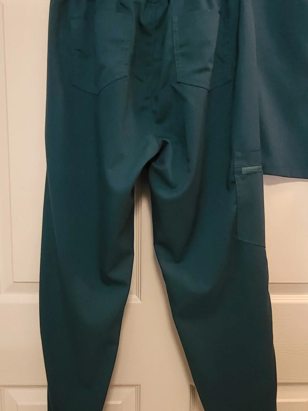 V-neck Medical Scrub Set in Teal - Picture 3 of 3